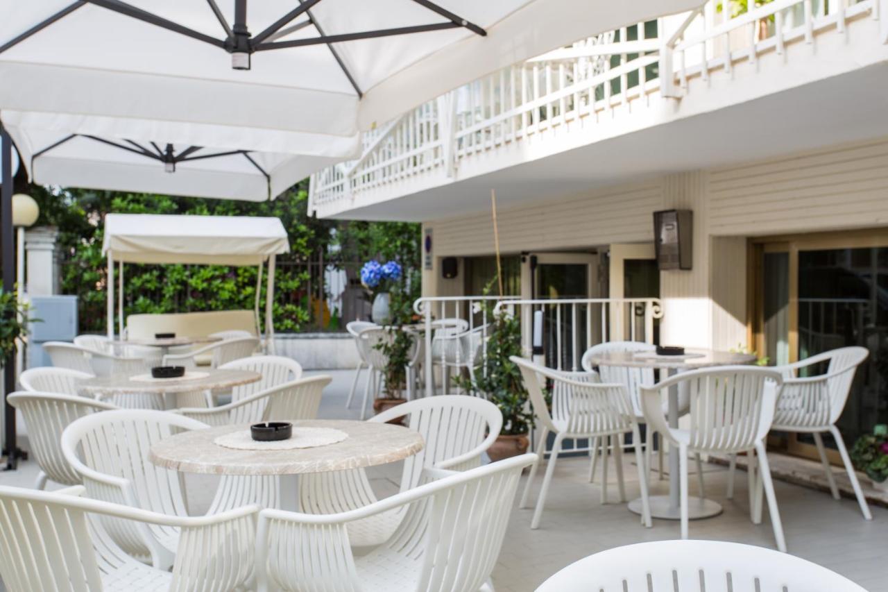 Hotel Puppi Cattolica Exterior foto